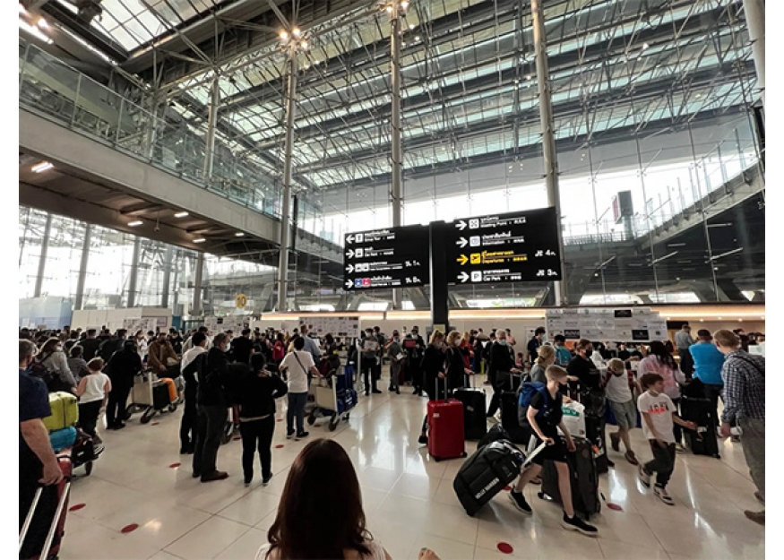 2026–05-06 2026年五一微信数据报告发布：泰国跻身中国游客出境消费TOP4